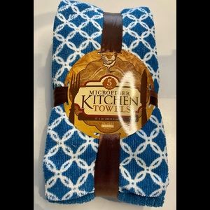 A2  KITCHEN TOWELS NWT set of 5